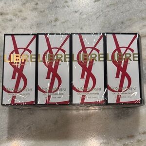 NewYves Saint Laurent Berry Crush Eau de Parfum Sample pack of 16- Red and Black